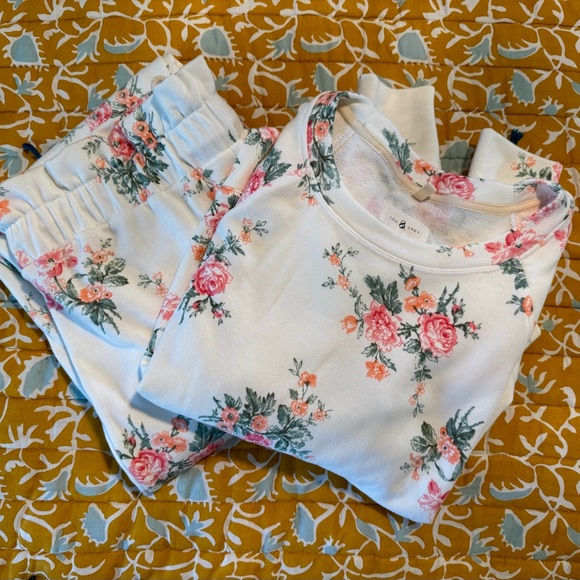Lou & Grey Pink and White Floral Crew Neck Sweater Set - Picture 1 of 8